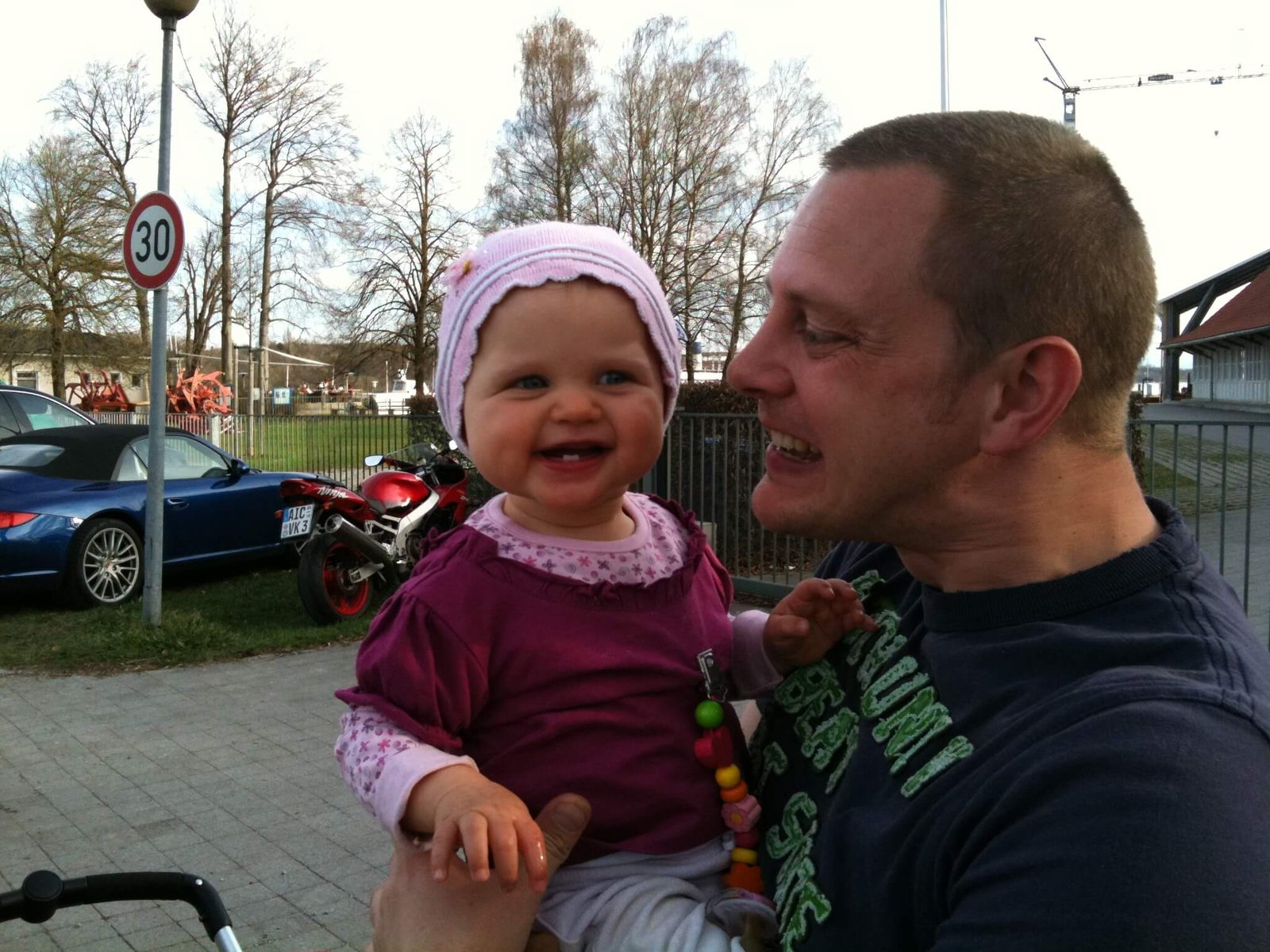 2011 – Zaehne zeigen