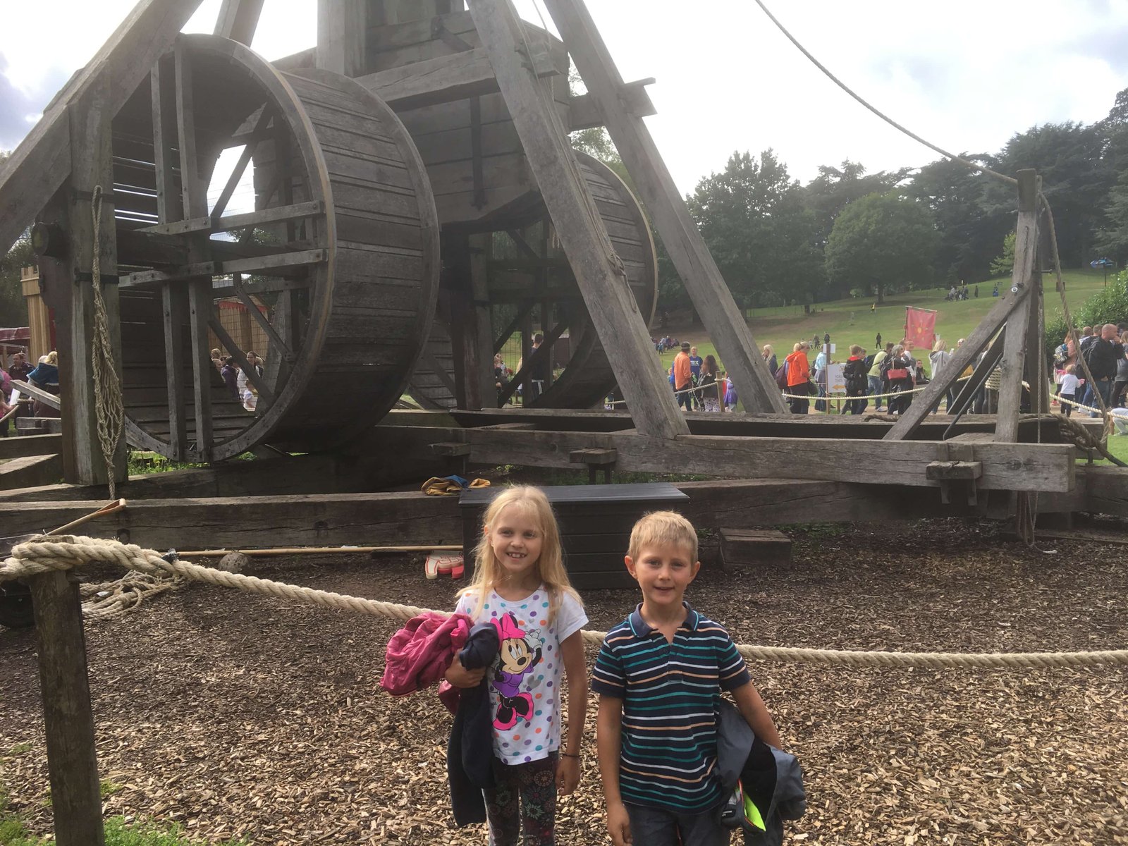 2017 – 300m Trebuchet Fireball Catapult